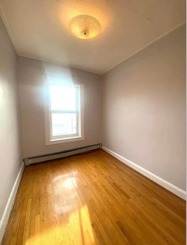 Building Photo - 52 Broadway