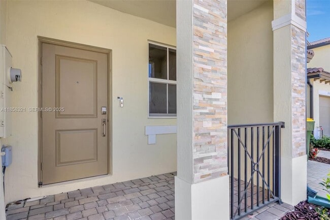 Building Photo - 2546 SE 29th St