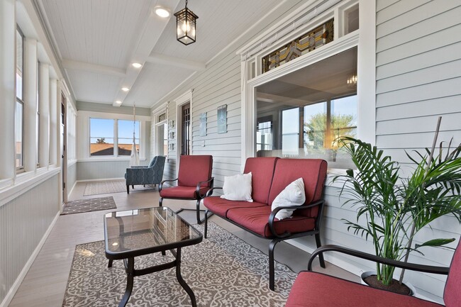 Building Photo - FURNISHED RENTAL: Hillside Harborview Home...