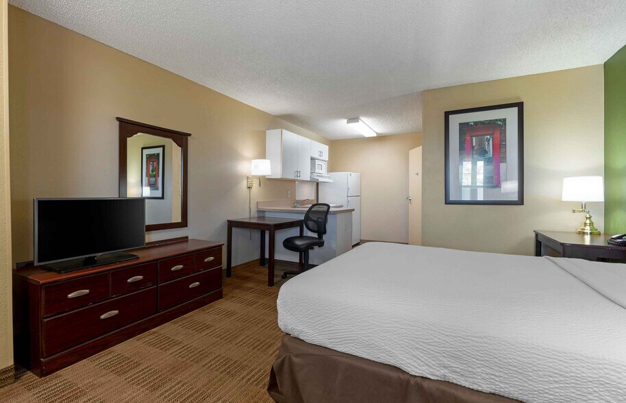 Building Photo - Furnished Studio-Sacramento - White Rock Rd.