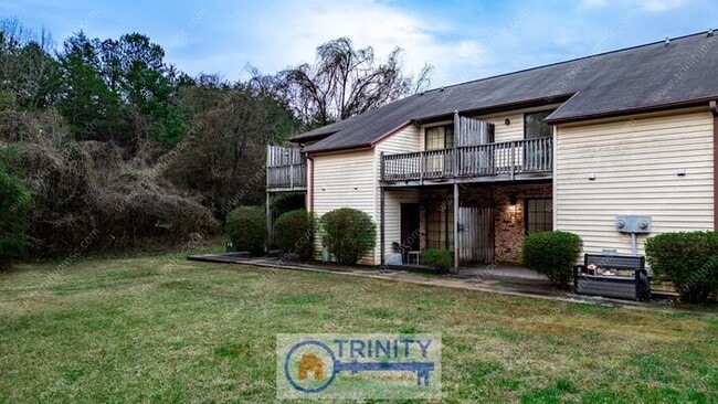 Building Photo - *1 MONTH FREE - Move in BEFORE 3/1! Beautiful!