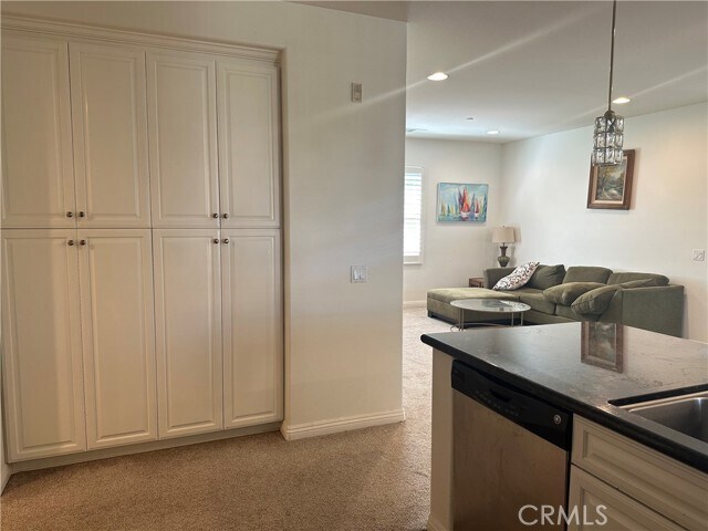 Building Photo - 50 Full Moon