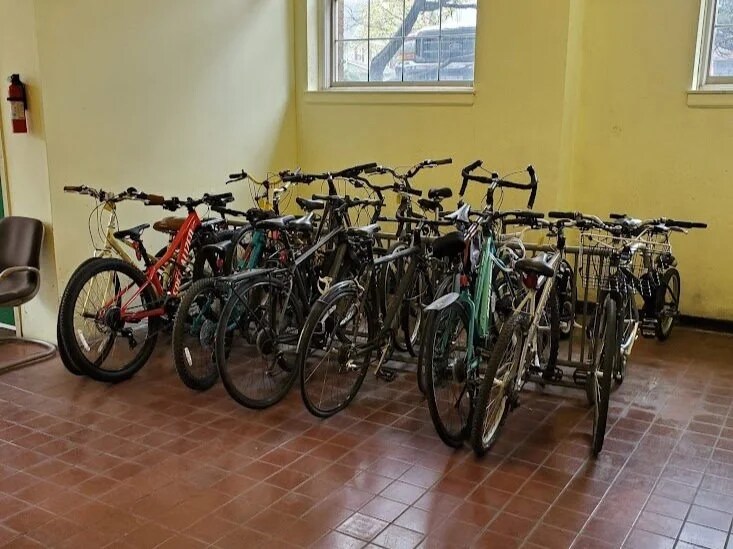 Building Photo - 48 Forest St