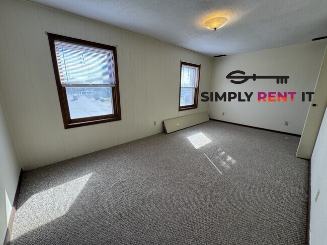 Building Photo - Renovated 2 bedroom, Story City