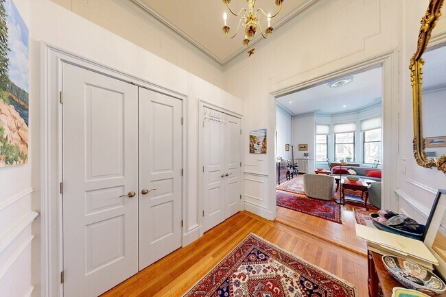 Building Photo - 231 Beacon St