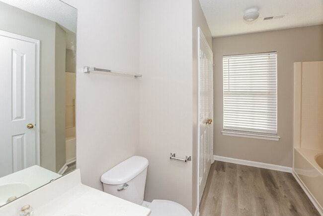 Building Photo - 15718 De Havilland Dr