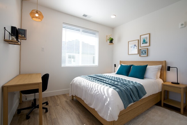 Building Photo - 525 N 1st St