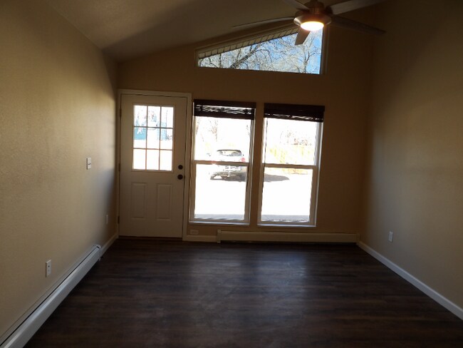 Building Photo - 2640 E Monument St