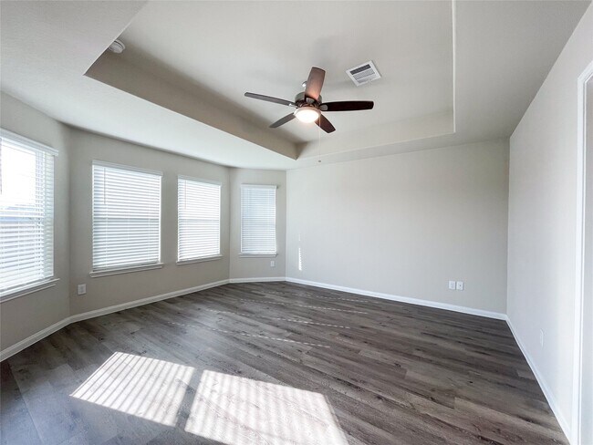 Building Photo - 6515 James Michael Dr