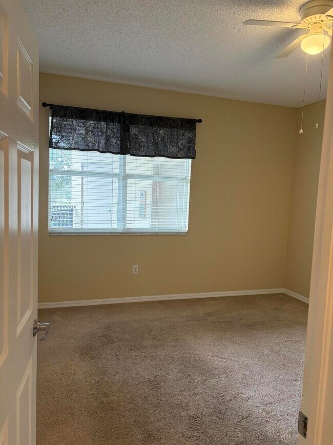 Building Photo - 27 Royal Palm Way