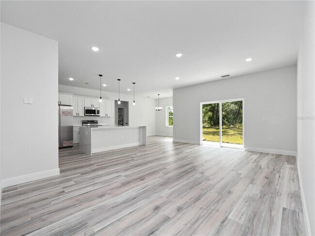 Building Photo - 560 Marion Oaks Golf Way