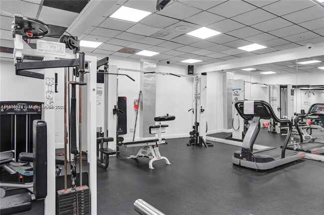 Building Photo - 555 NE 15th St