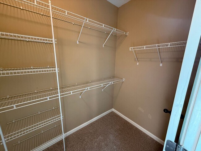 Building Photo - BEAUTIFUL SPACIOUS HOME IN BARTLETT