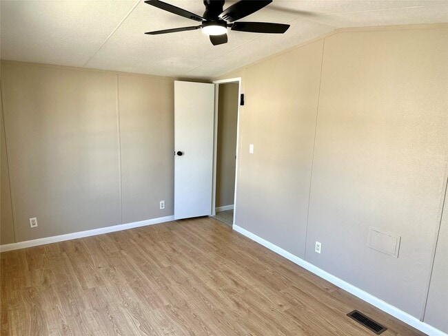 Building Photo - 4602 Durant Ave