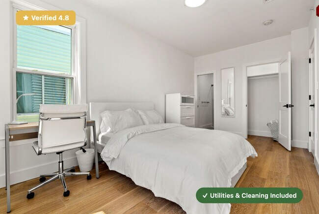 Building Photo - Furnished Private Bedroom with Private Bath in East Boston!
