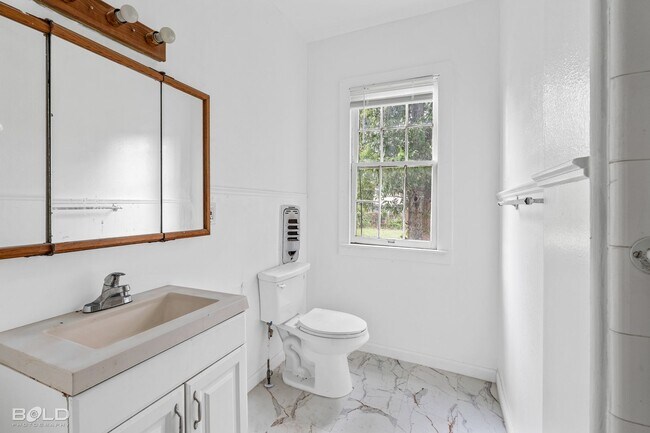 Building Photo - 217 Boulevard Pl