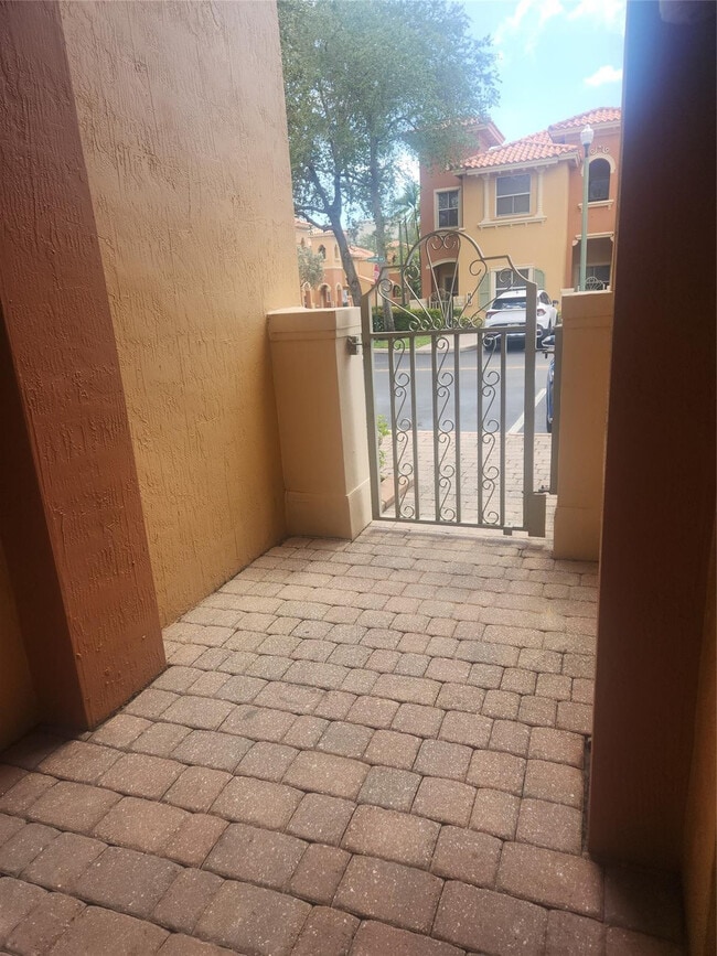 Building Photo - 4915 Tradewinds Ter