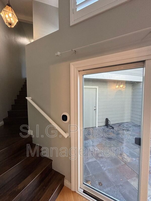 Building Photo - 11377 Osborne Pl
