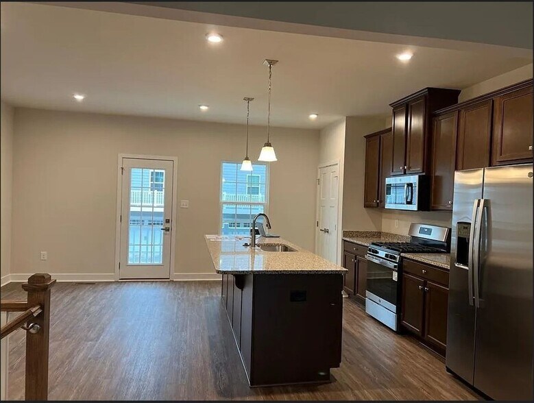 Building Photo - 11202 Winding Brook Terrace Dr
