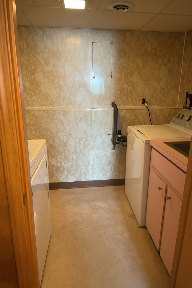 Building Photo - 4 Grace St