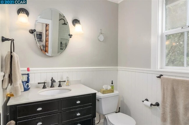 Building Photo - 291 La Questa Dr