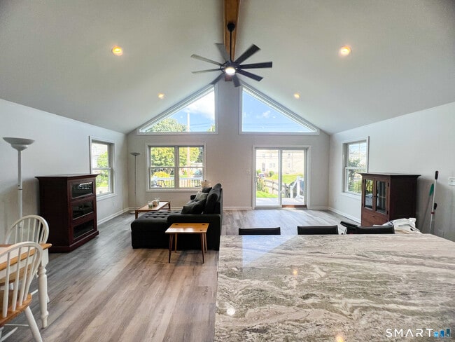 Building Photo - 1088 E Broadway