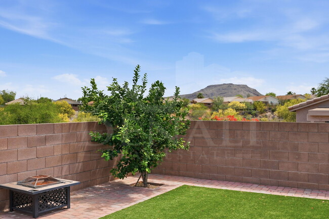 Building Photo - 2339 W Dillon Rd