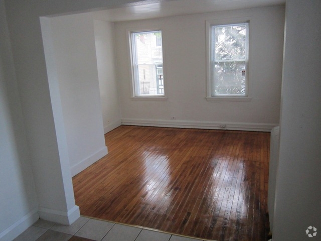 Living Room - 1709 E Park Pl