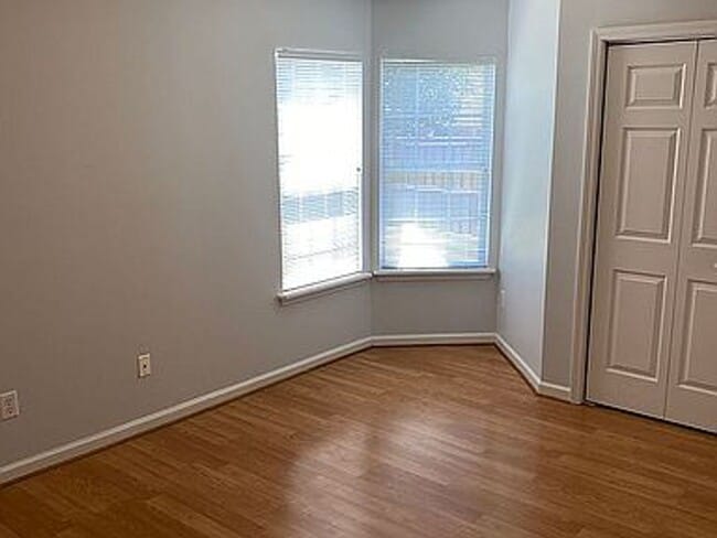Building Photo - Nice Townhome, Great Location