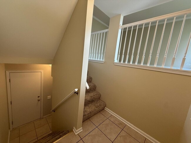 Building Photo - 1722 Middlebury Dr