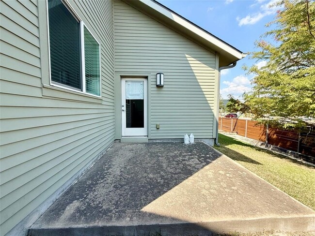 Building Photo - 301 W Stassney Ln
