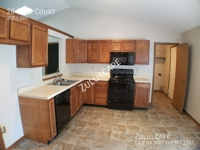 Building Photo - Newly remodeled 3 bed/2 bath ranch w/ 2 ca...