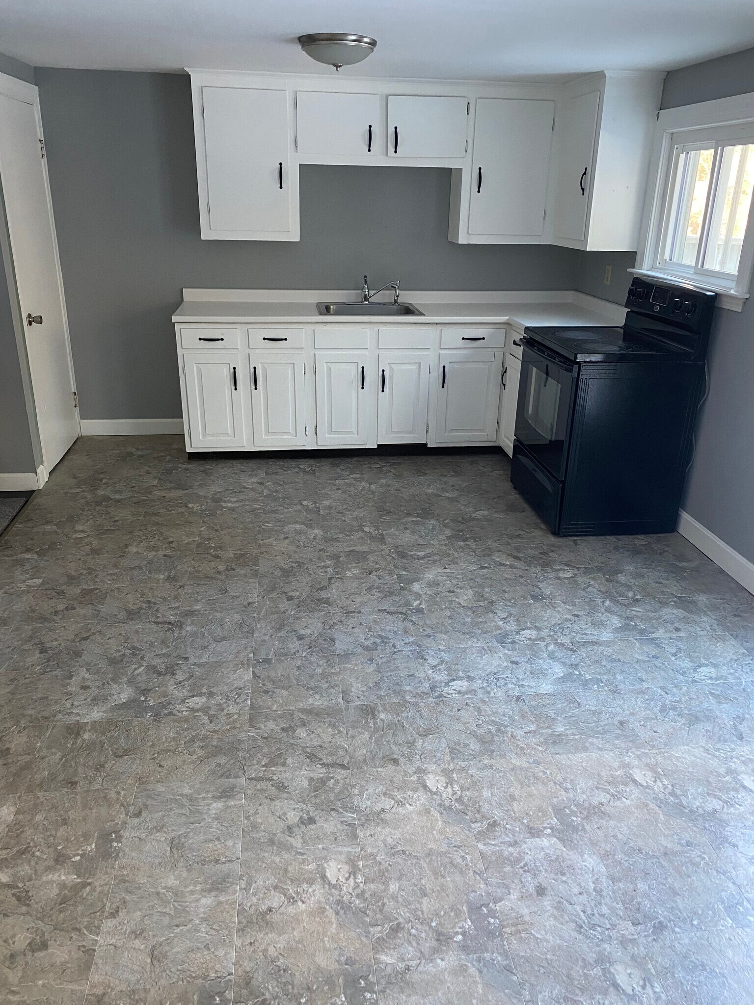 Kitchen - 843 Boston Rd