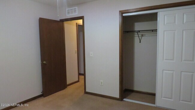 Building Photo - 1878 Shadow Ridge Trail