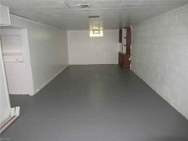 Building Photo - 535 Heather Ln