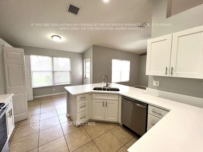 Building Photo - 2686 SW Ace Rd