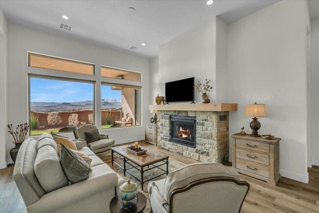 Building Photo - Beautiful  home in Entrada!