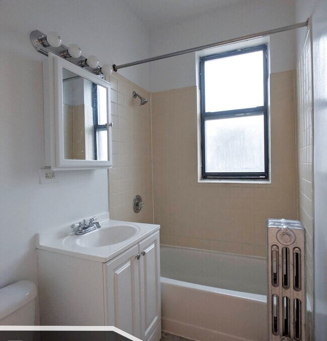 Building Photo - 1534 N Kedzie Ave