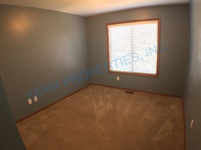 Building Photo - 7630 Ridgewood Dr