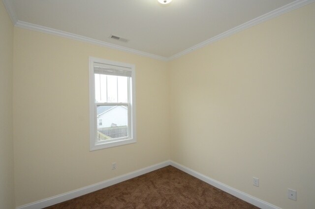 Building Photo - Beautiful 2-story home