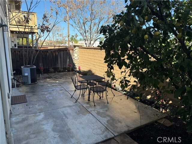 Building Photo - 25056 Driftoak St