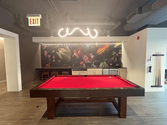 Building Photo - 8 W Chestnut St