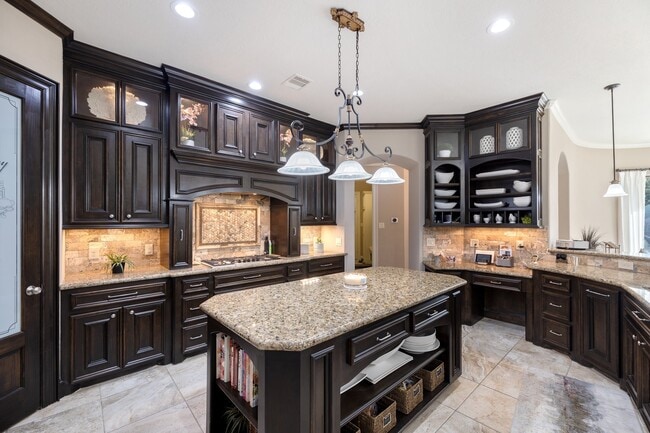 Building Photo - 21603 Christopher Lake Ct