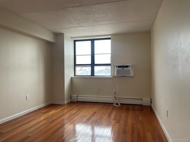 Building Photo - 301 W 110th St
