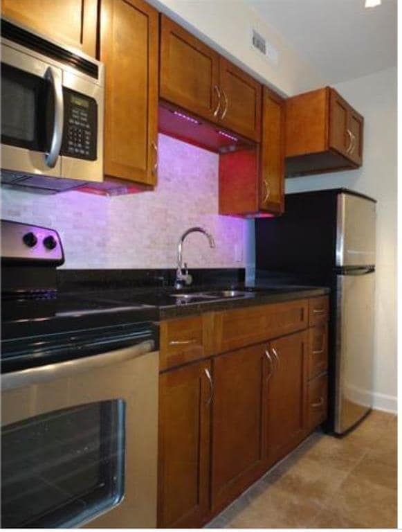 Building Photo - 2020 S Congress Ave