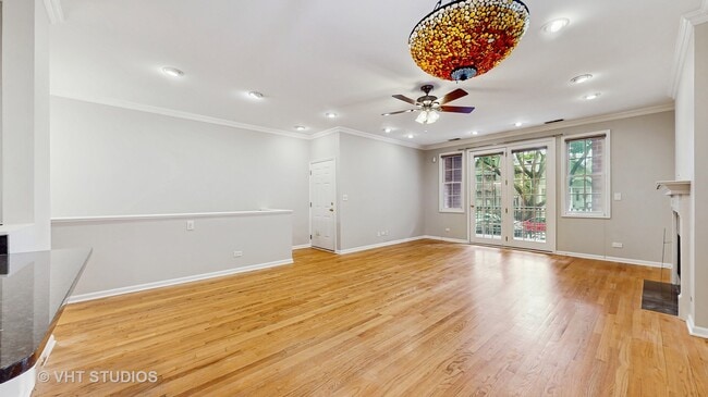 Building Photo - 708 W Aldine Ave