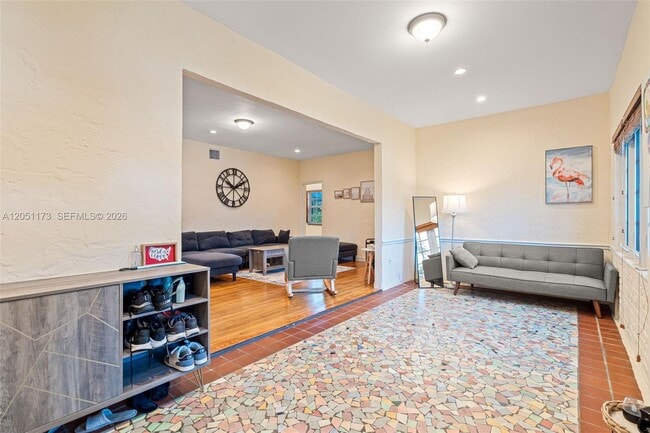 Building Photo - 46 Montilla Ave