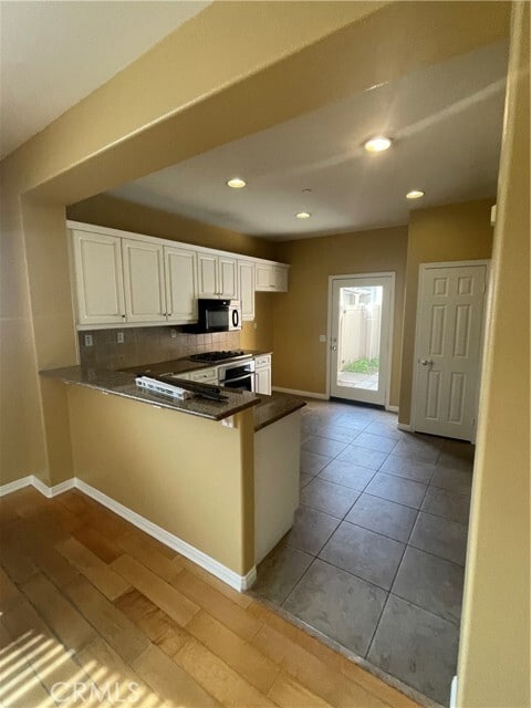 Building Photo - 1882 Lobo