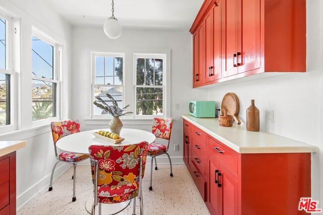 Building Photo - 4849 San Rafael Ave