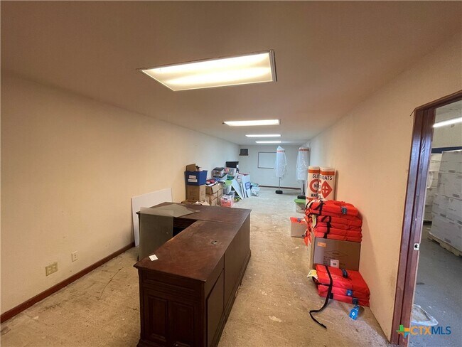 Building Photo - 1910 FM2673